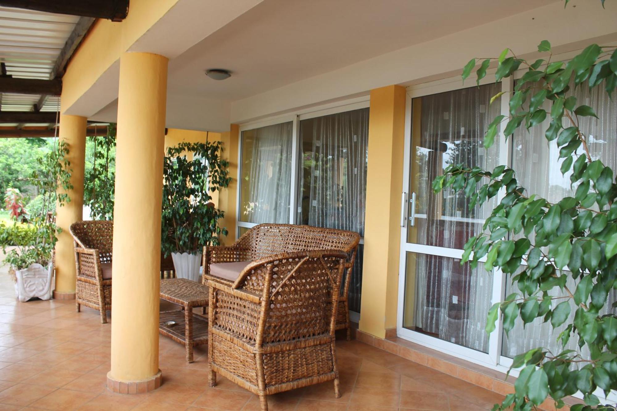 Aparthotel Jardin Tropical Бужумбура Екстер'єр фото