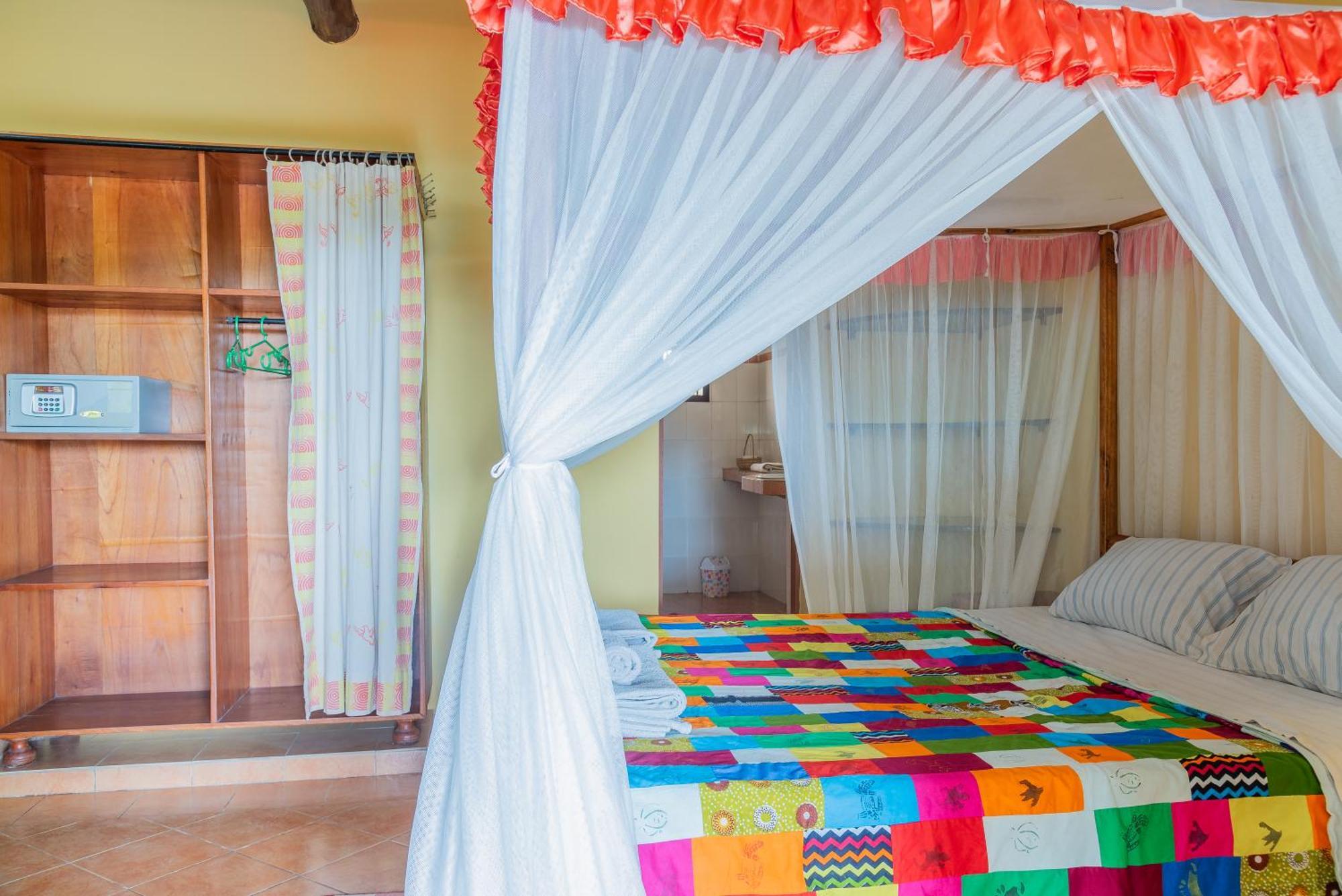Aparthotel Jardin Tropical Бужумбура Екстер'єр фото